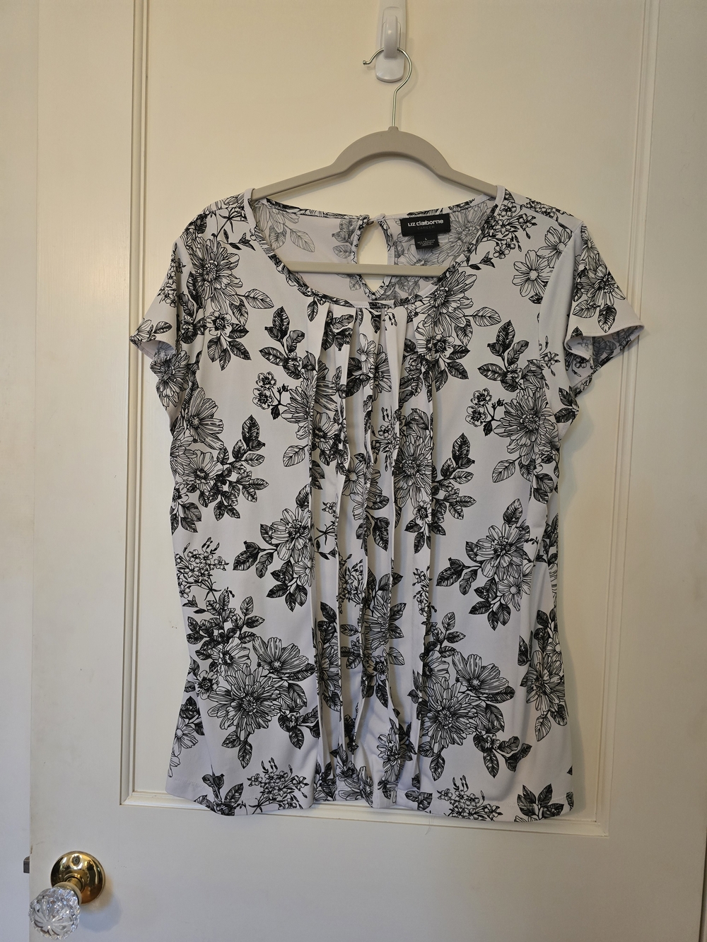 Liz Claiborne White & Black Floral Tie-Neck Short Sleeve Top  Large